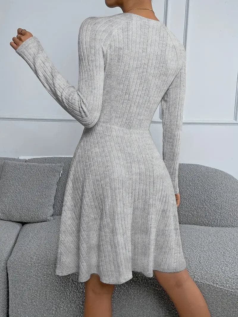 Adagny - Wunderschönes, klassisches Kleid mit perfektem Schnitt