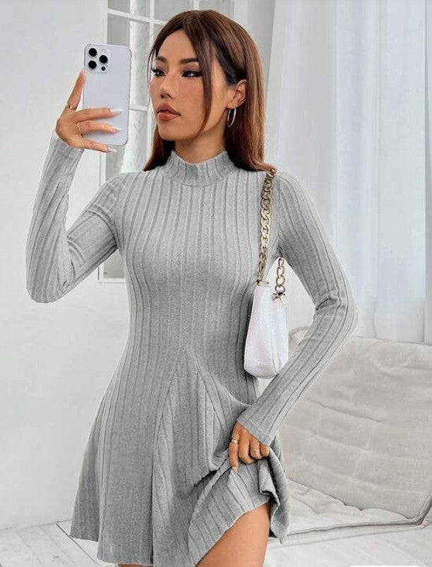 Adagny - Wunderschönes, klassisches Kleid mit perfektem Schnitt