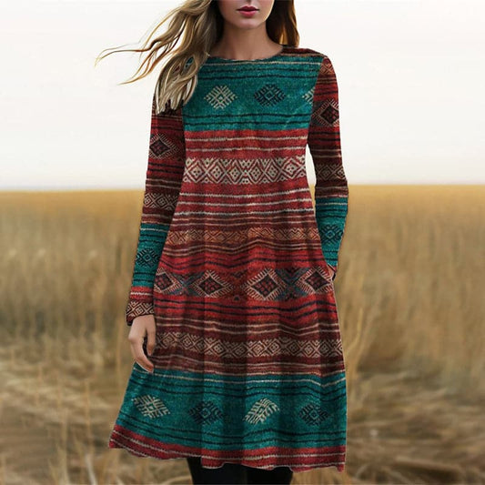 Kleid mit langen Ärmeln und Muster